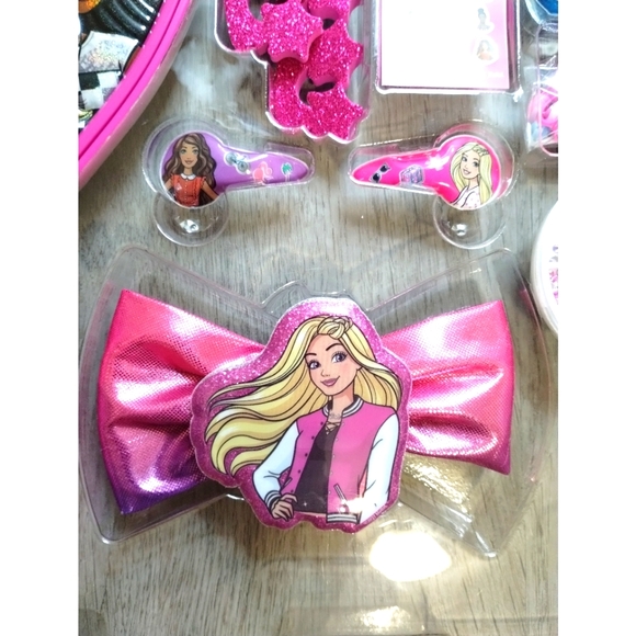 Barbie Mega Cosmetic Set Mirror Makeup Hair Nail Polish Bag - Picture 6 of 15